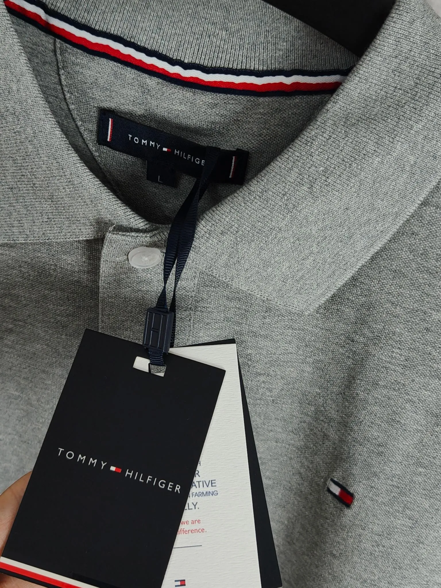 P200 Real shot quality High version Tommy embroidered polo shirt lapel long sleeves High-end quality Complete with three labels, comfortable and breathable, classic and simple, exquisite and fashionable, details show high-end quality Color: Black White Gray Navy Size: M-XXL